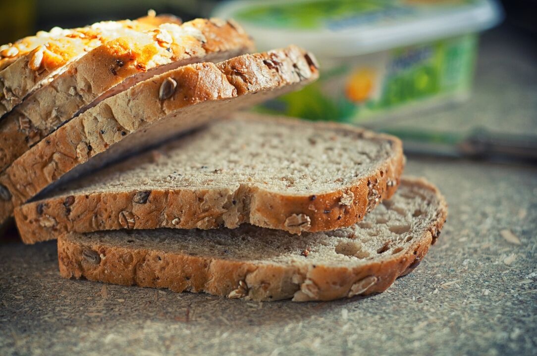 A blood type 4 diet allows you to include whole grain bread in your diet. 
